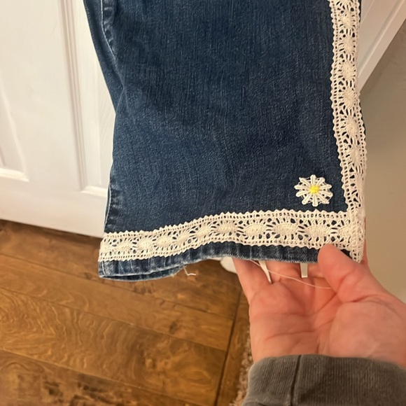 Levi’s decorated curvy boot cut great condition - Picture 3 of 6